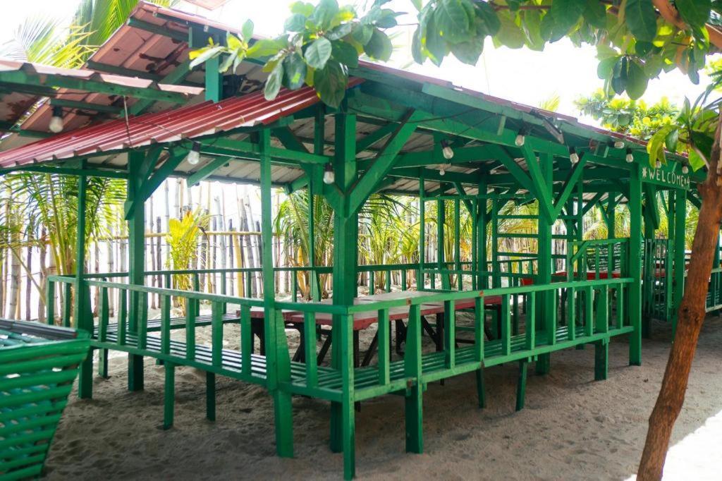 Suzuki Beach Hotel Olongapo Exterior photo