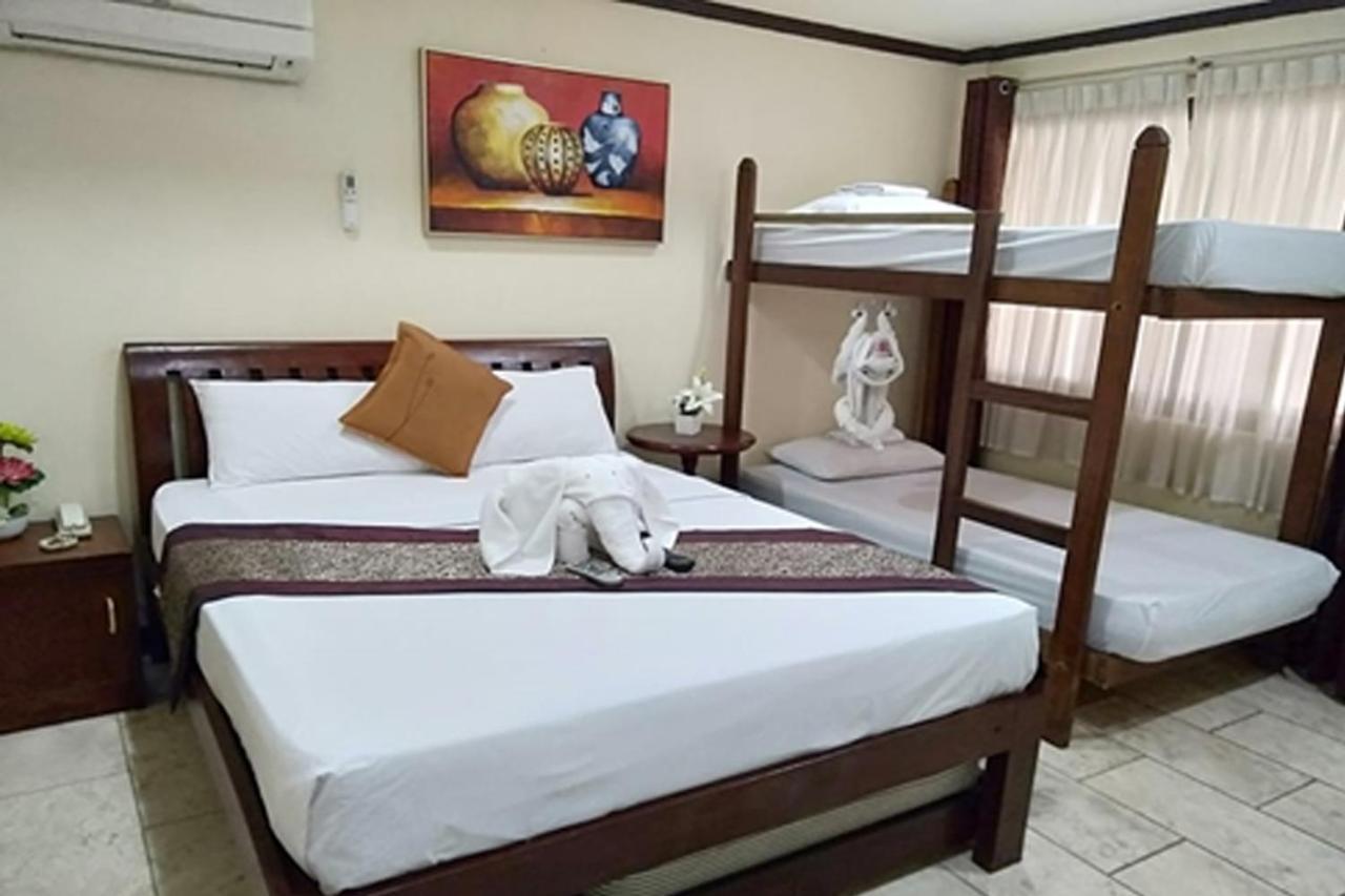 Suzuki Beach Hotel Olongapo Exterior photo